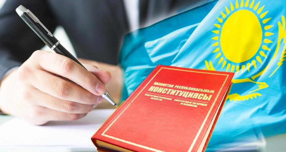 Конституция жобасы мақұлданған жағдайда Парламент өкілеттігін қашан тоқтатады