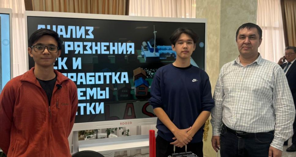 Атырауда Республика күніне арналған концерт пен инновациялық жобалар көрмесі өтті