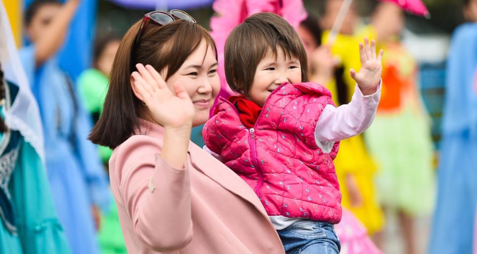 Қазақстанда ана мен баланы қолдау қалай жүзеге асып жатыр